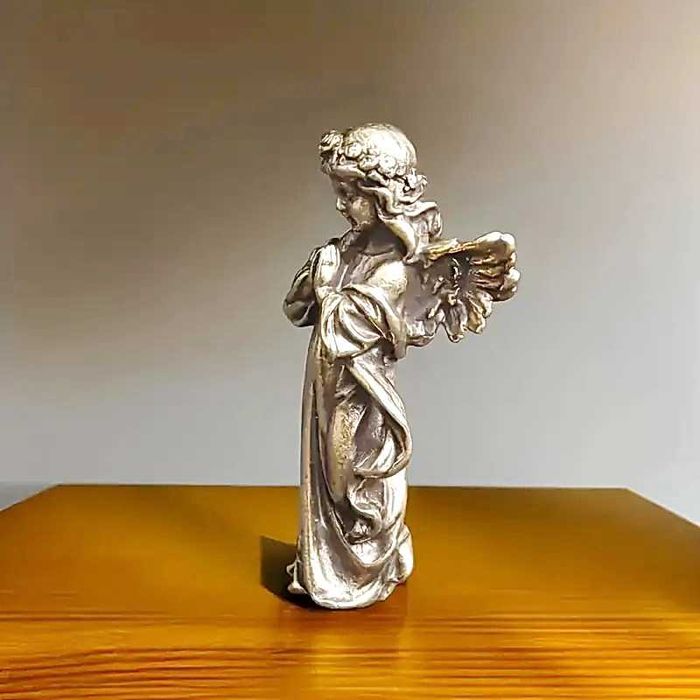 Латунна статуетка ангела . настільний орнамент