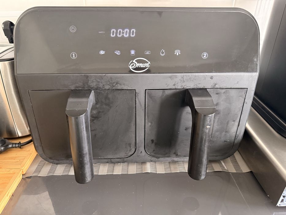 Air Fryer com 2 cubas usada mas como nova