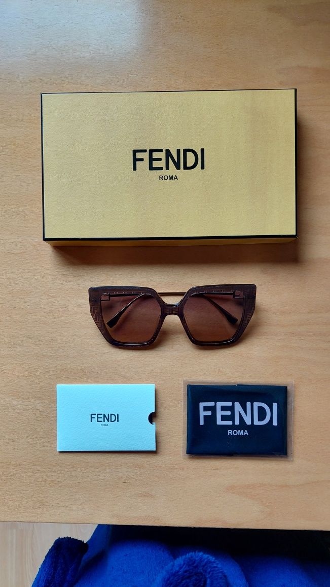 Óculos de sol FENDI como novos (FN000579) - Senhora