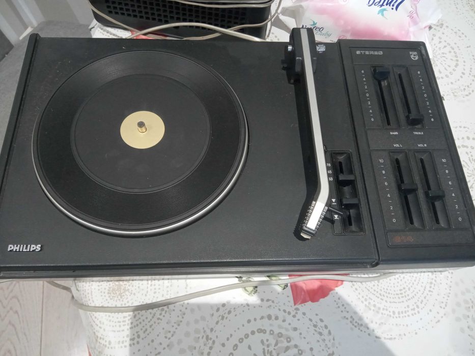 Gramofon Philips retro sprawny z głośnikiem