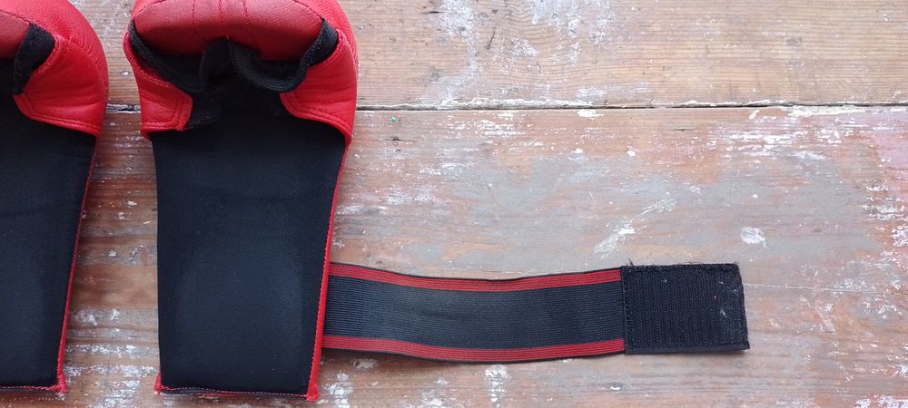 Napięstniki do karate WKF Tokaido ochraniacze rękawice