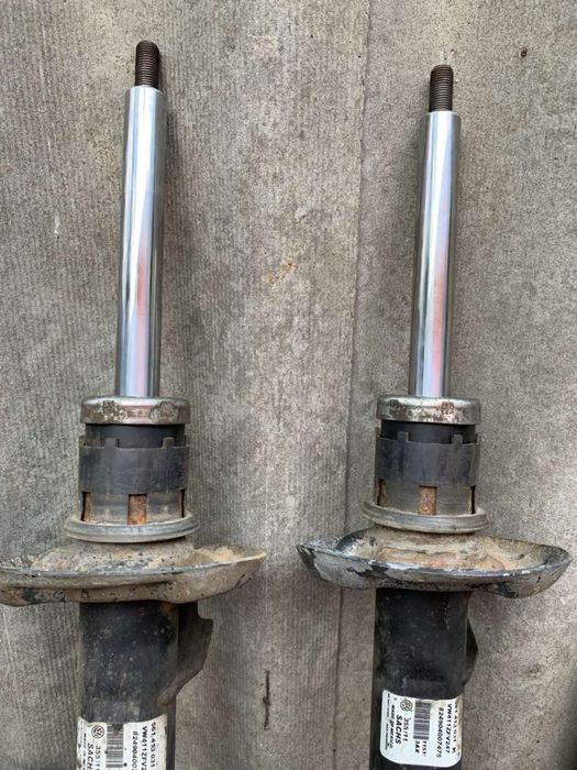 Амортизаторы передние VW Passat b7, b8.(Фольксваген пассат б7, б8.)