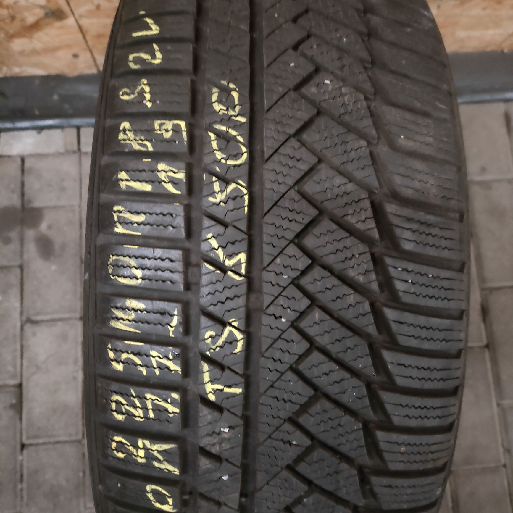 1x Continental TS 850P 225/40R18 92V 1 sztuka zimowa