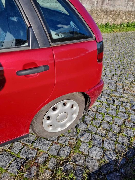 Vendo SEAT Ibiza 6k 1.0 a gasolina (Ver descrição)