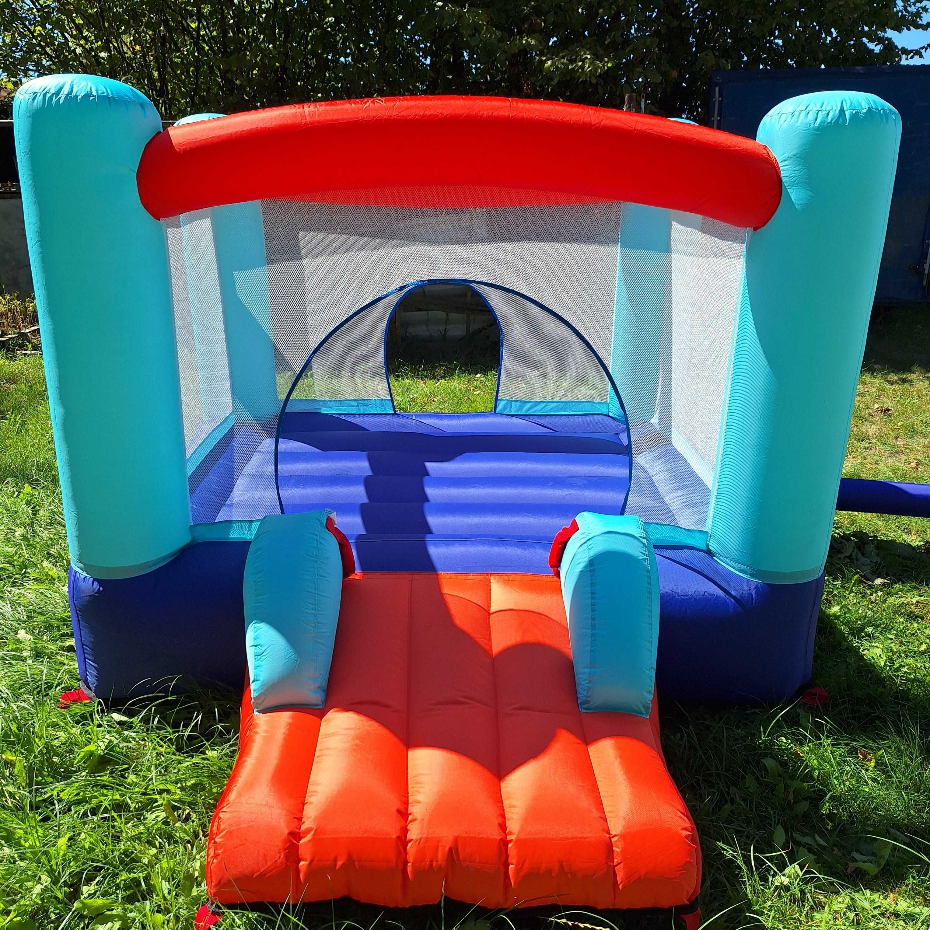 Bestway 53310 Trampolina dmuchana z siatką i zjeżdżalnią A