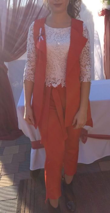 Жіночий костюм, розмір 42-44