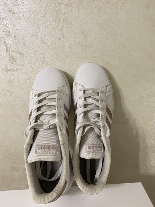 Жіночі кросівки Adidas Grand Court