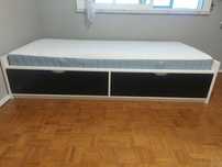 Colchão e cama solteiro com gavetas