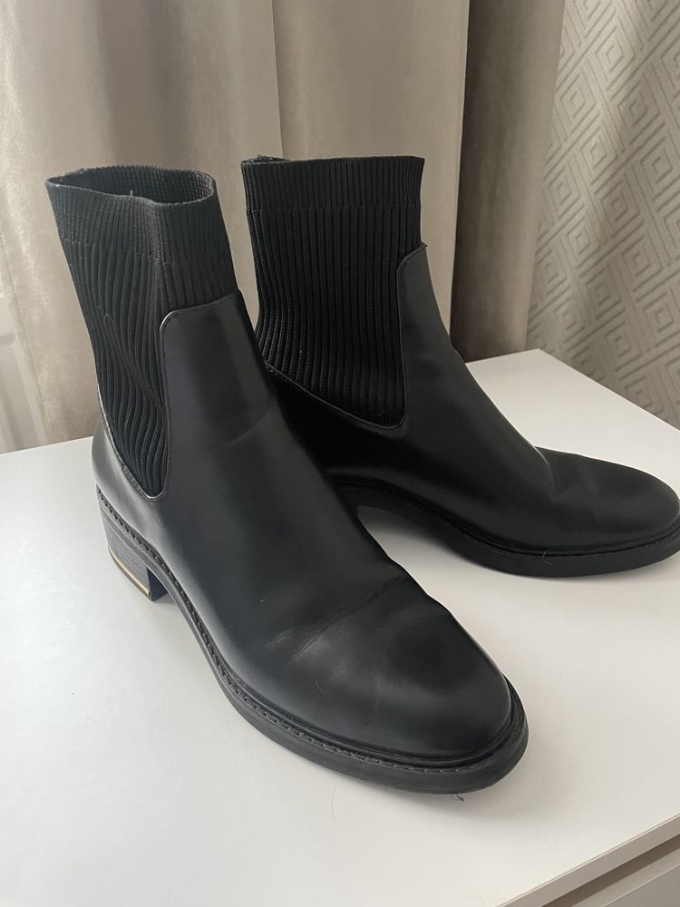 Чоботи Zara