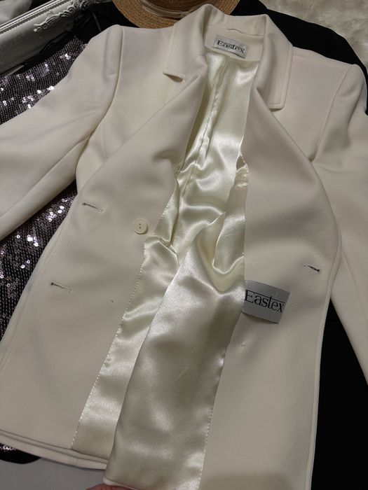 Красивый нарядный белый жакет пиджак размер М