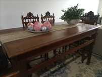 Mesa de jantar antiga