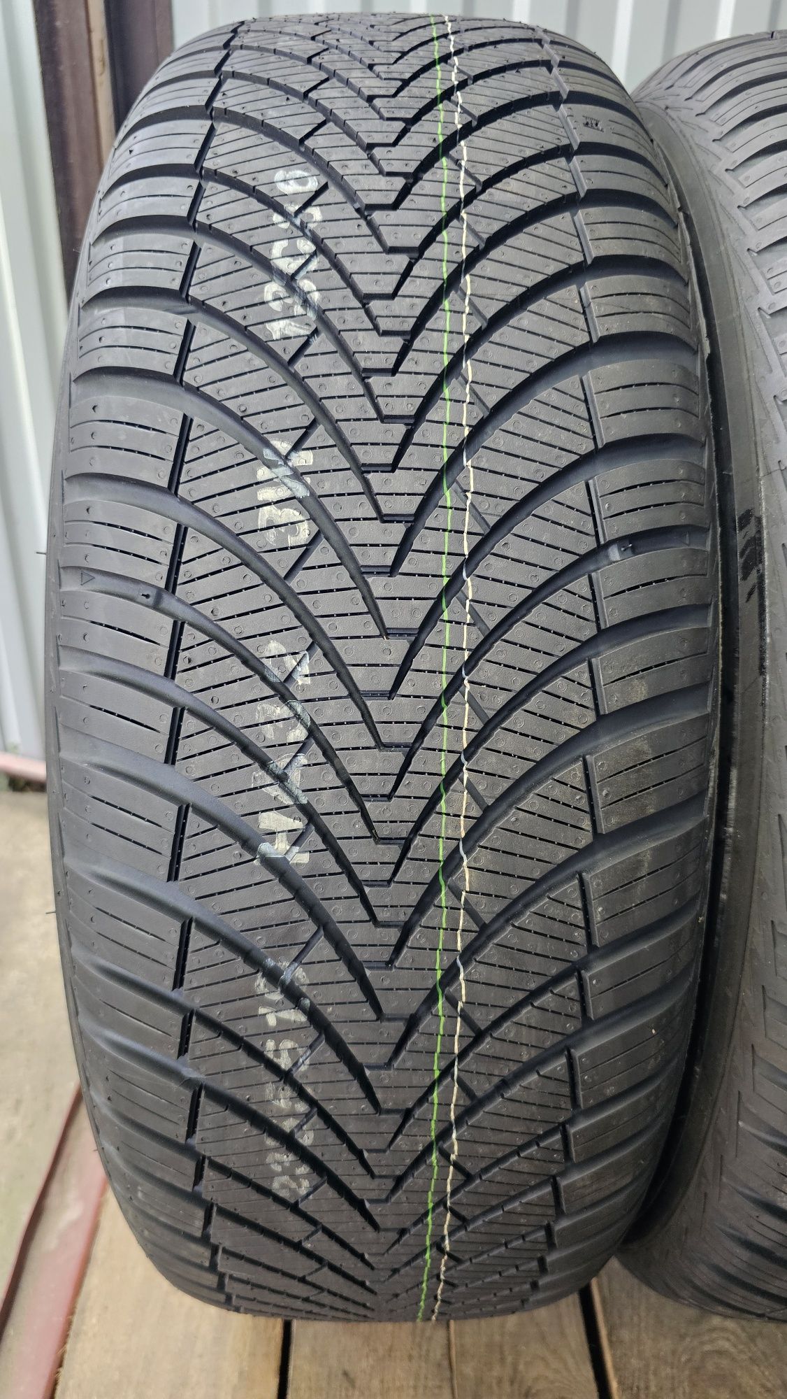 Kumho Solus4s HA32 SUV 235/55r19 105W