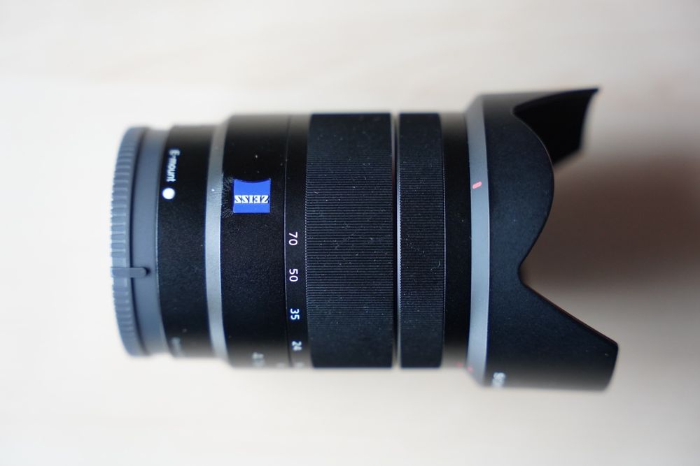 Lente Sony Zeiss 16/70 f4 para recondicionar