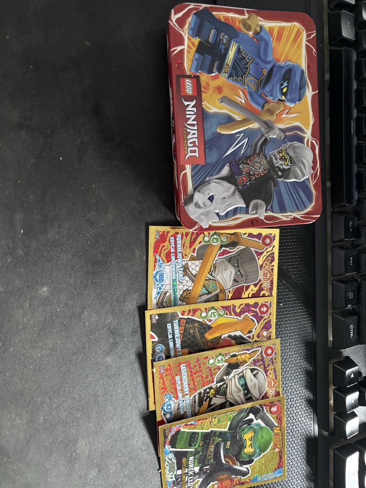Lego ninjago dragon rising + złoty kai + puszka na kartami