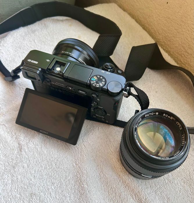 Câmara fotográfica ax6000