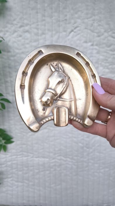 Продам подставку  из бронзы или латуни.