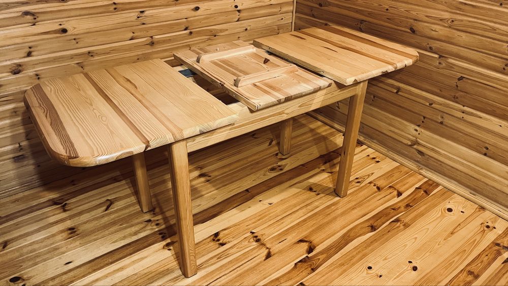 Stół sosnowy lakierowany