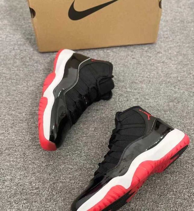 Jordan 11 Retro Playoffs Bred R.40
