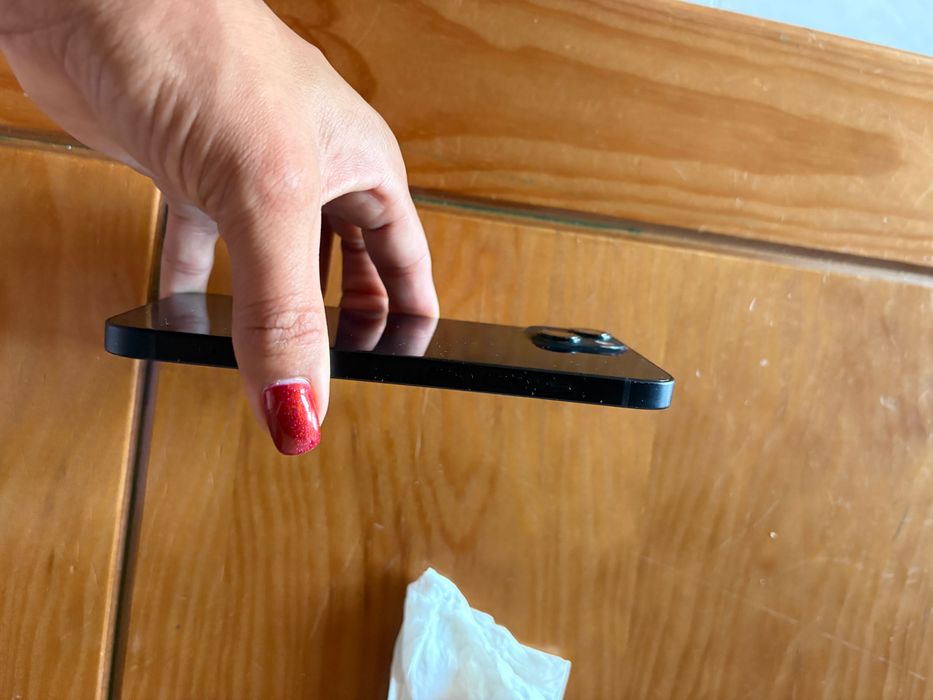 iPhone 13 em está do de novo único dono