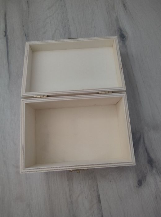 Szkatułka na biżuterię