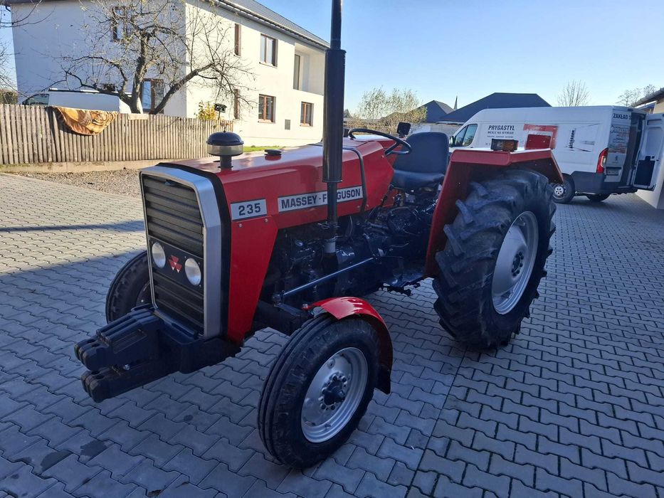 Traktor Massey Ferguson