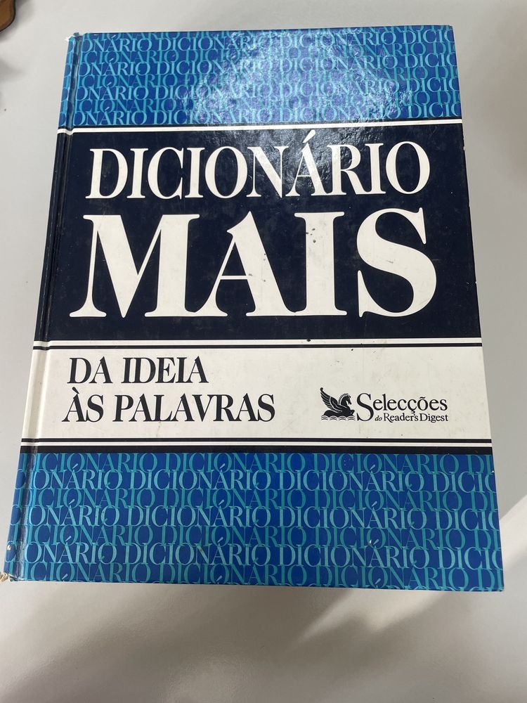 Livros diversos em português