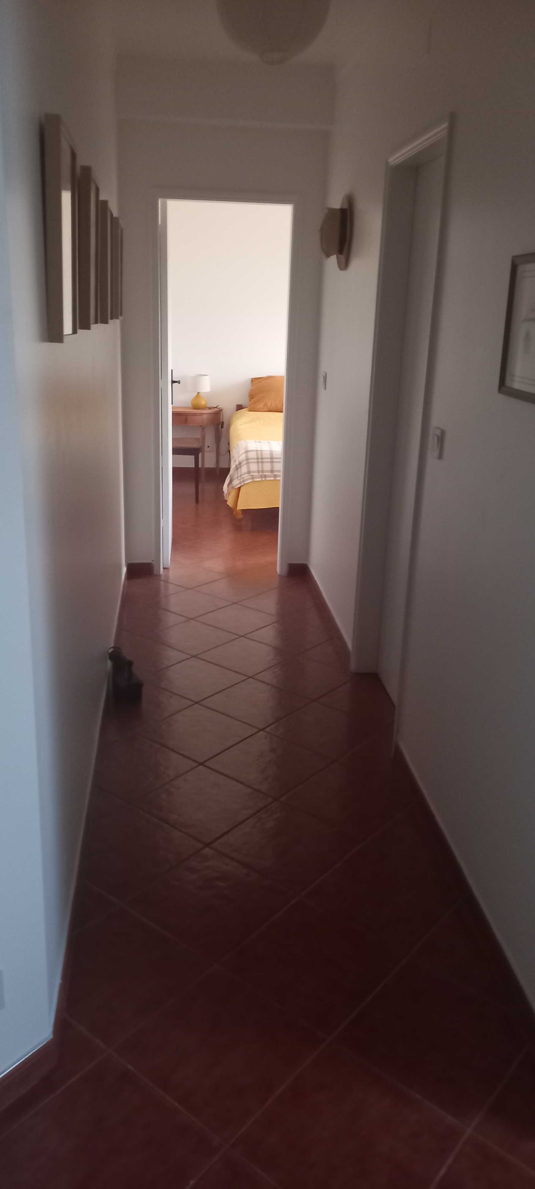 Apartamento com muita luz / S. Bernardino/Peniche T2+1 ( com WC)