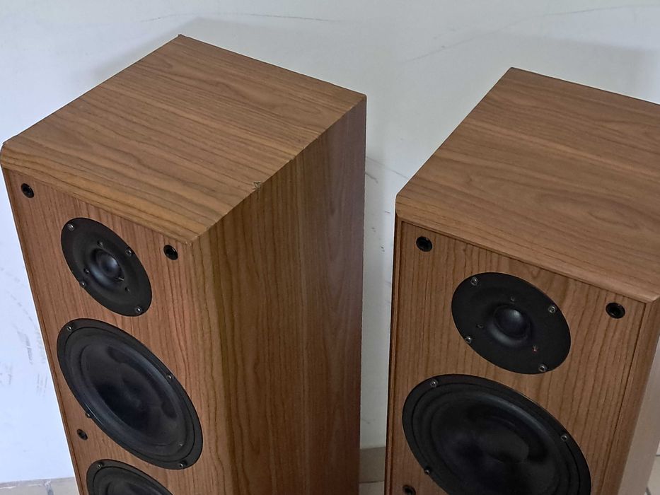 zestaw audio Koda 5.1 dwie kolumny dwa głośniki i centralny max 1200w