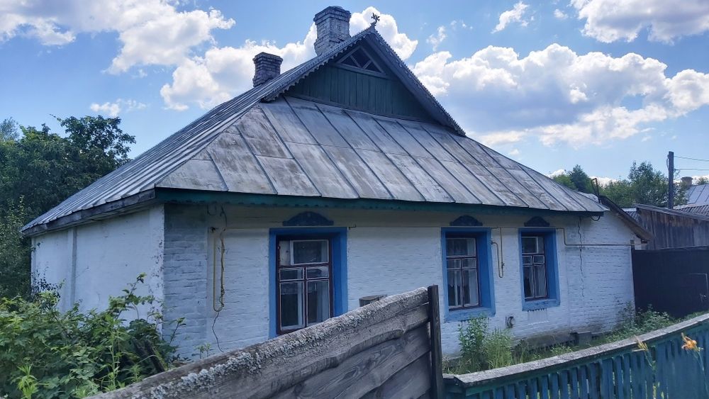Будинок у ліса, з газом. Блакитні озера.
