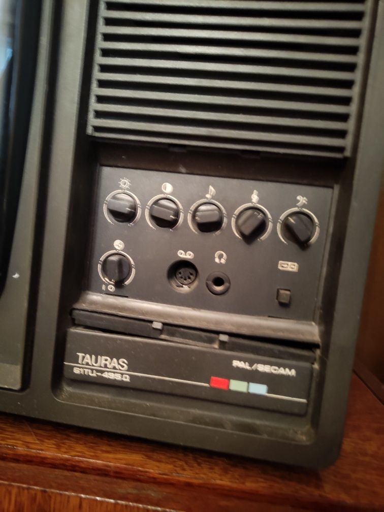 Раритетний Телевізор TAURAS 61 тц 495-Д