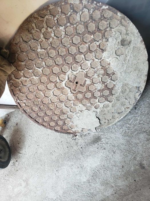 Телефонный люк дорого