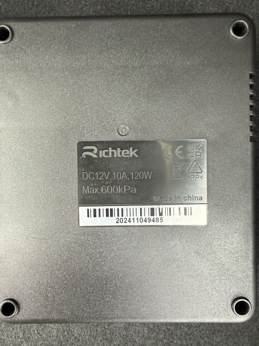 Zestaw naprawcz do opon KOMPRESOR + ŚRODEK NAPRAWCZY