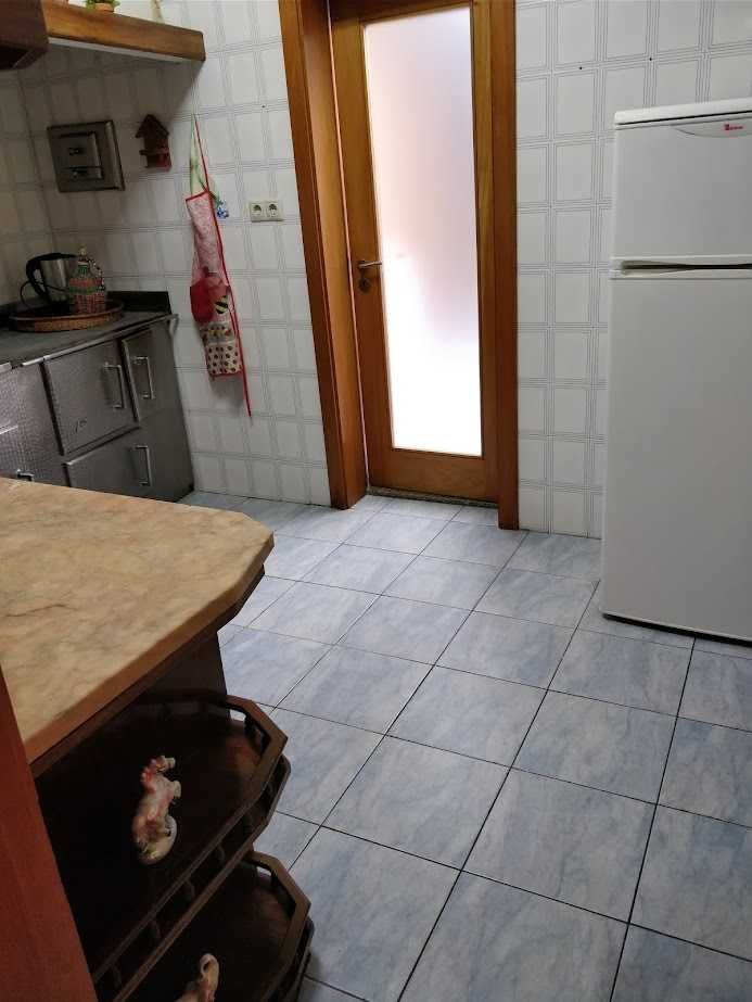 Andar moradia T2 centro Vila Praia de Ancora