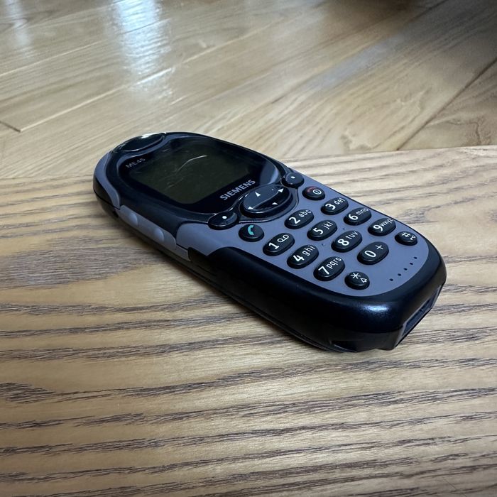 Телефон оригінал siemens me45 + зарядний пристрій