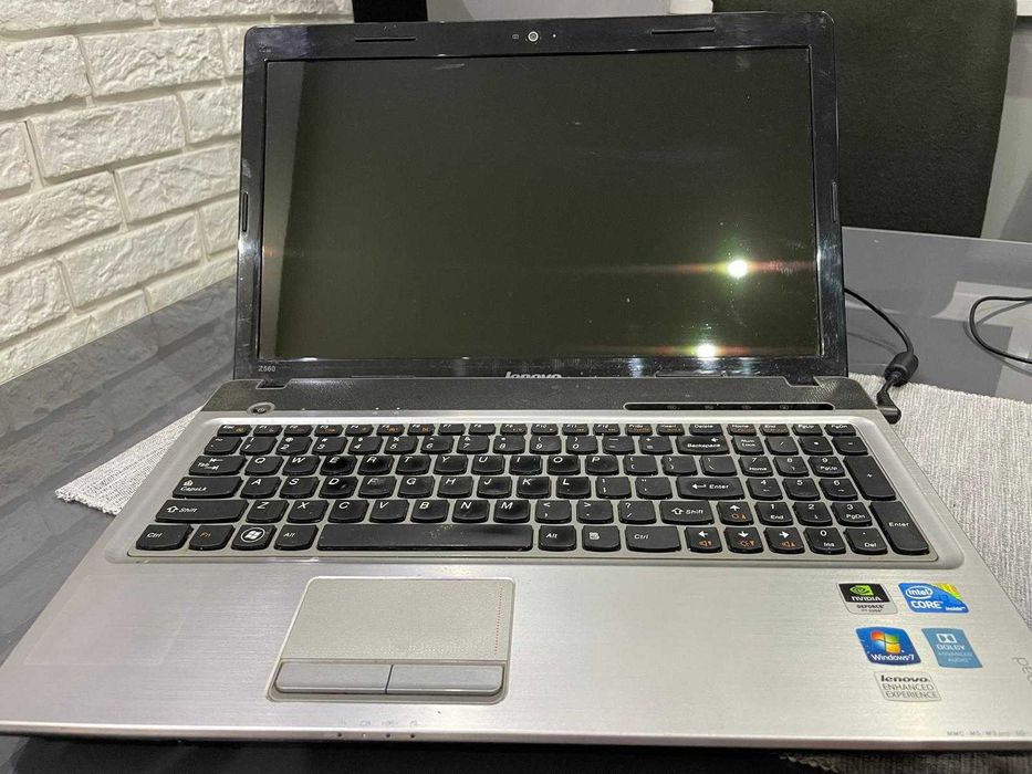 Laptop Lenovo Z560 500GB SSD, Nowa bateria, Win 11, GeForce 310M
