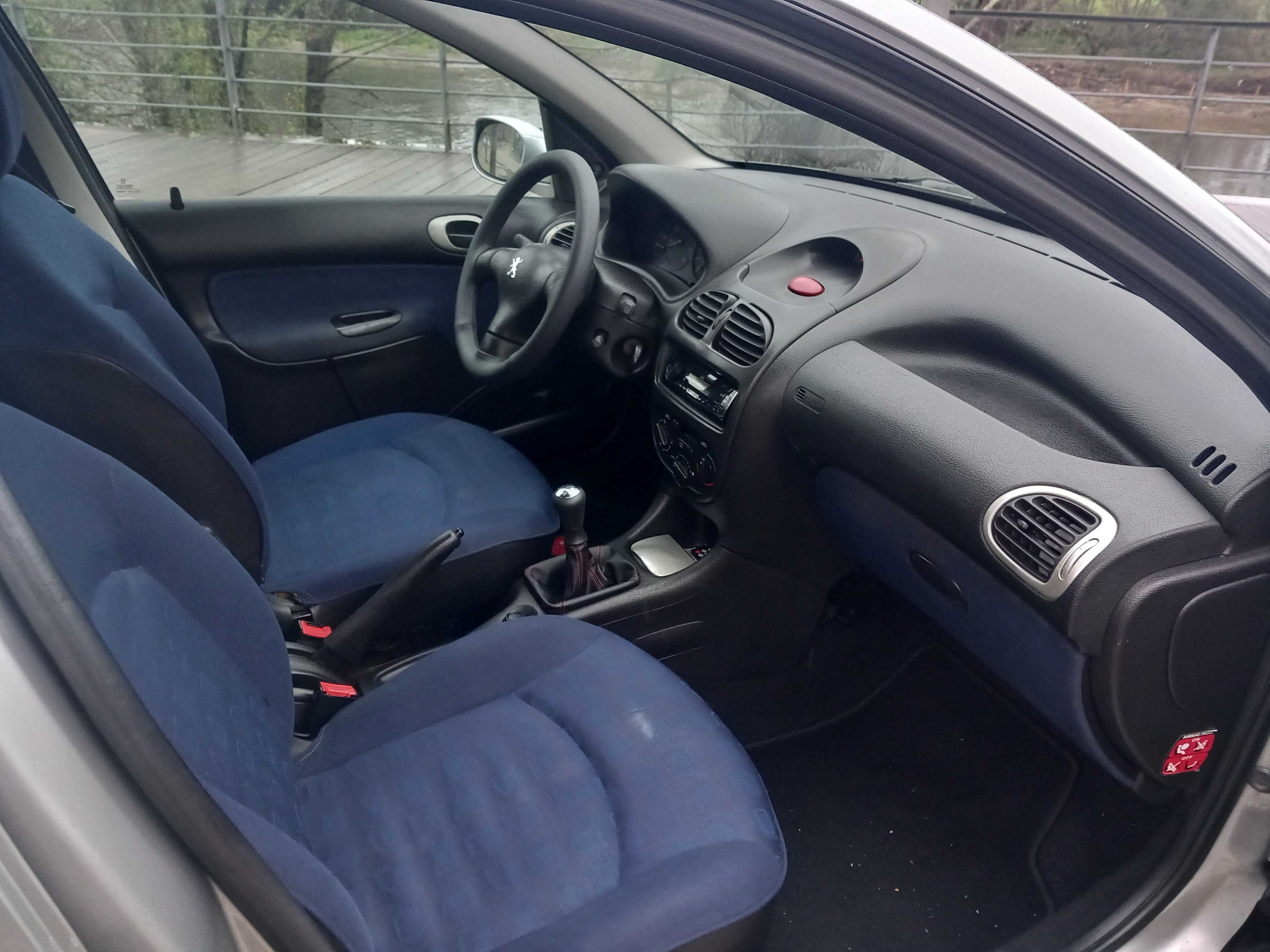 PEUGEOT 206 1.1 2001 4 Portas