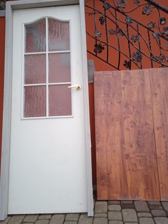Panele i drzwi z futryna