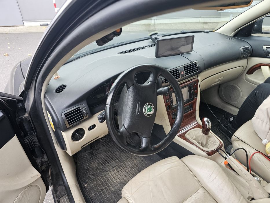 Skoda superb 2.0 115km, benzyna, klima