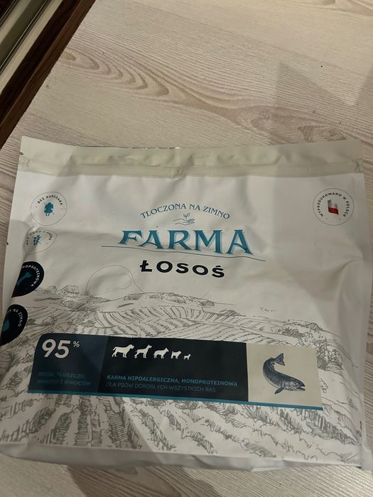 Sprzedam karmę farma losos 2kg