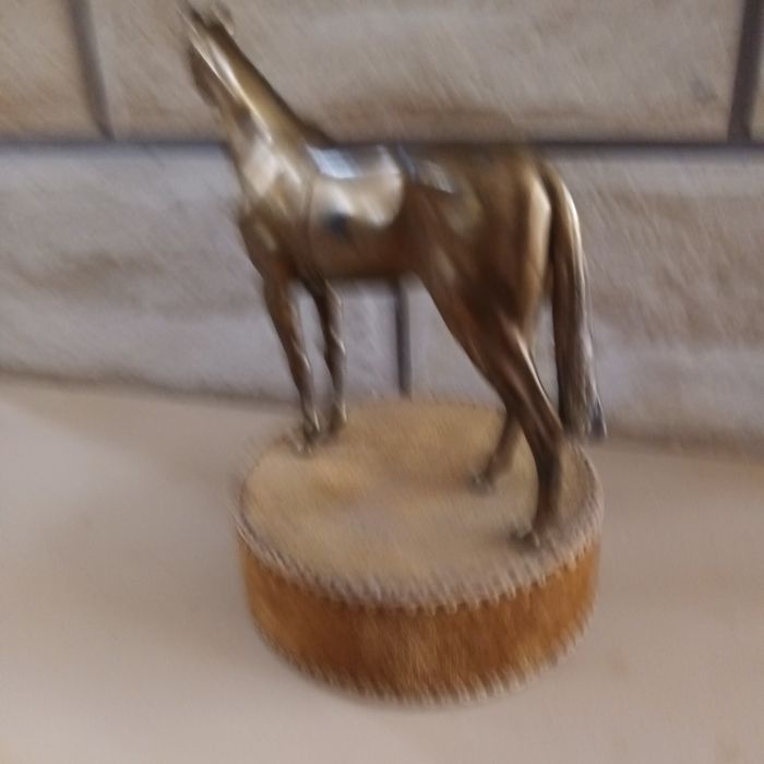 Figurka konia art deco