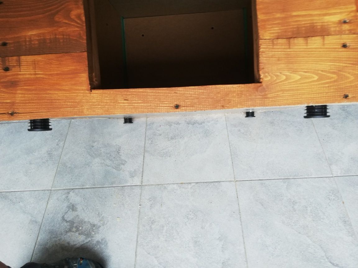 Solidna buda dla psa ocieplana L