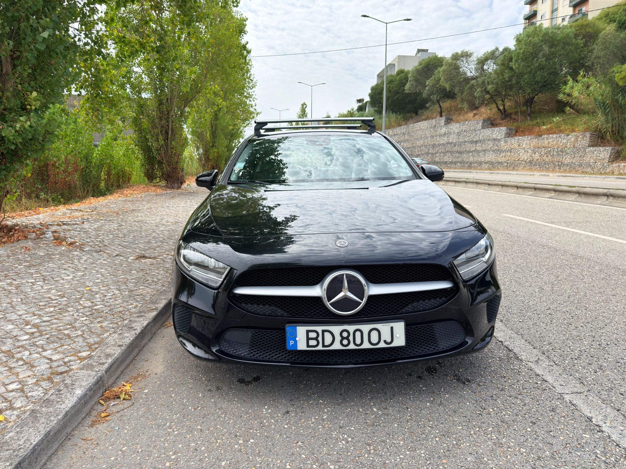 Vendo Mercedes-Benz Classe A 160, versão gasolina de 2020