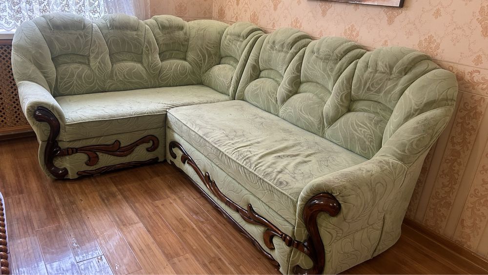 Диван угловой 220/180, б/у