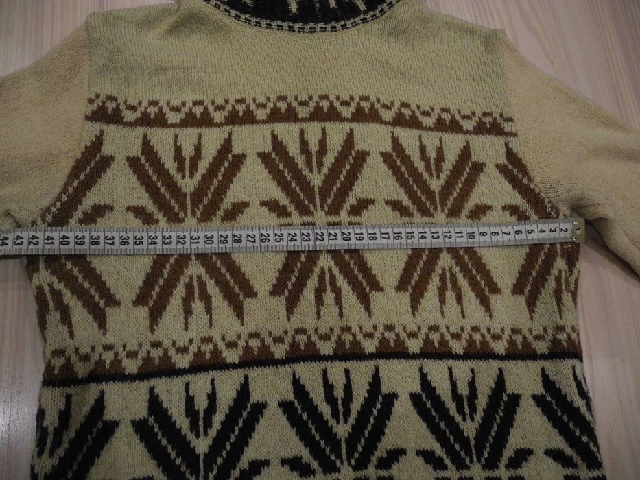 Свитер женский бежевый