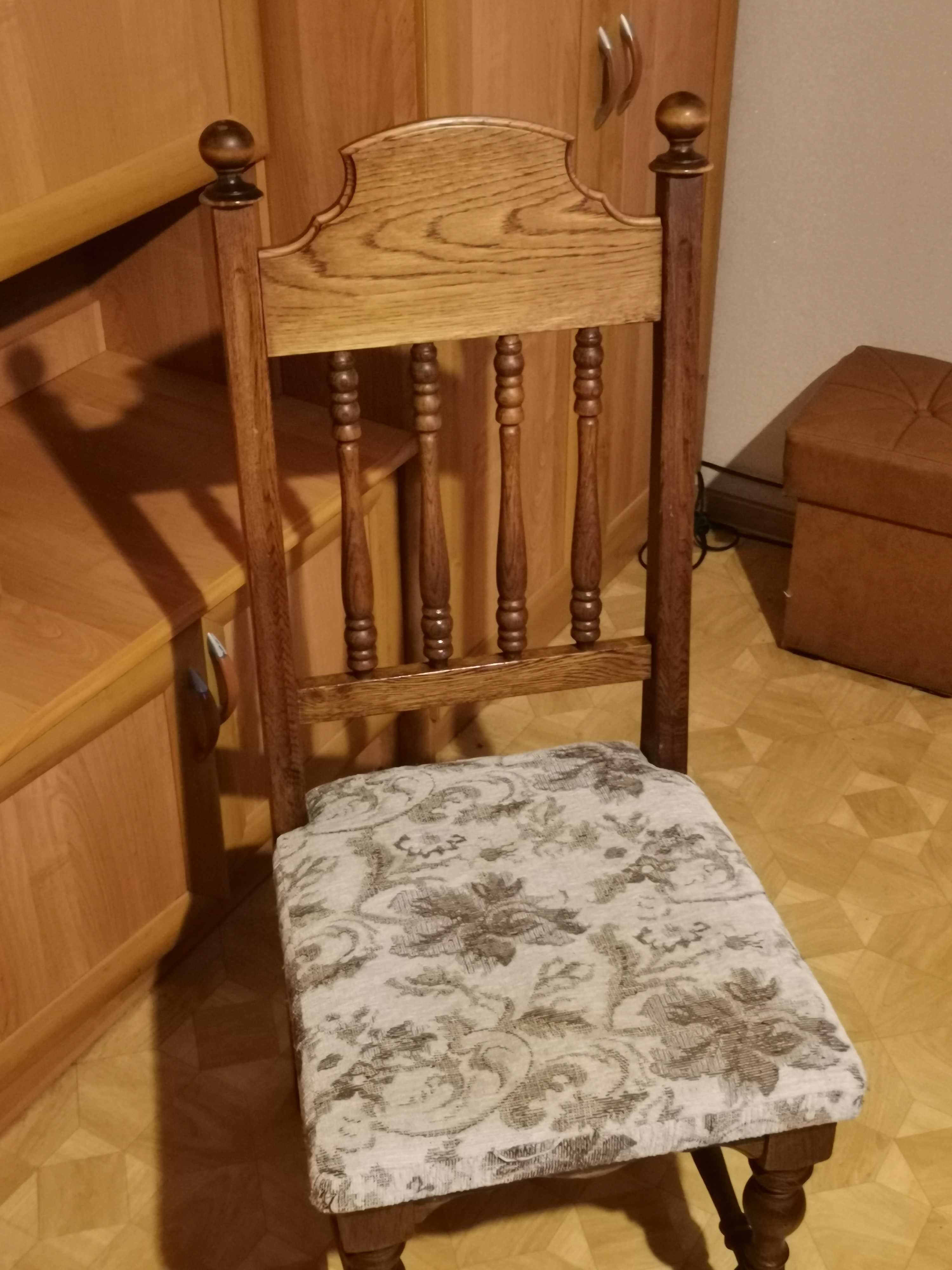 Sprzedam drewniane- dębowe krzesła