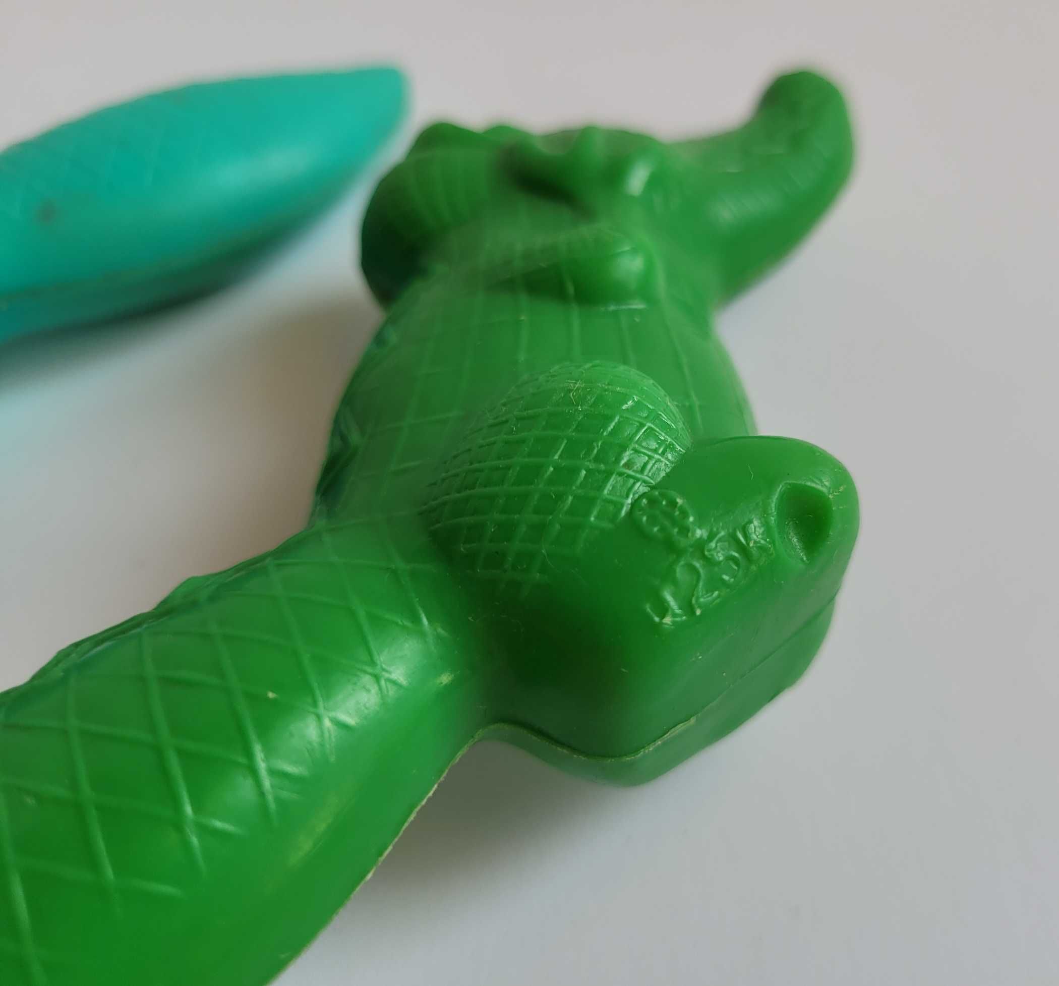 2 крокодили, пластикові іграшки, вінтаж, СРСР
