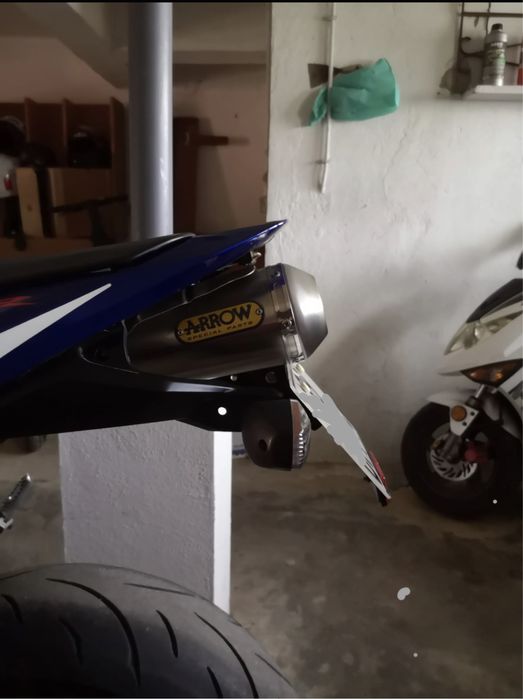 Vendo suporte curto artesanal para CBR RR 2007