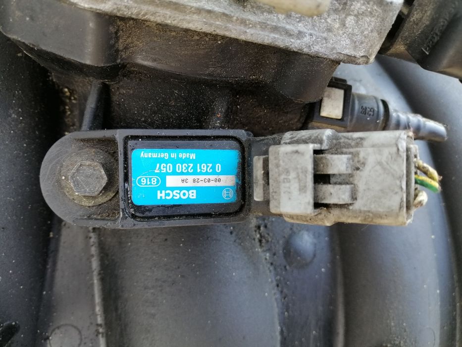 Колектор впускний Citroen Xsara Picasso 1.8 16v