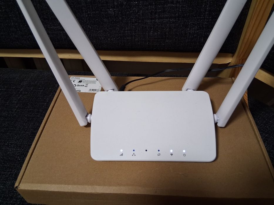 Router 5g na kartę sim 1Gb gwarancja 19 m-cy