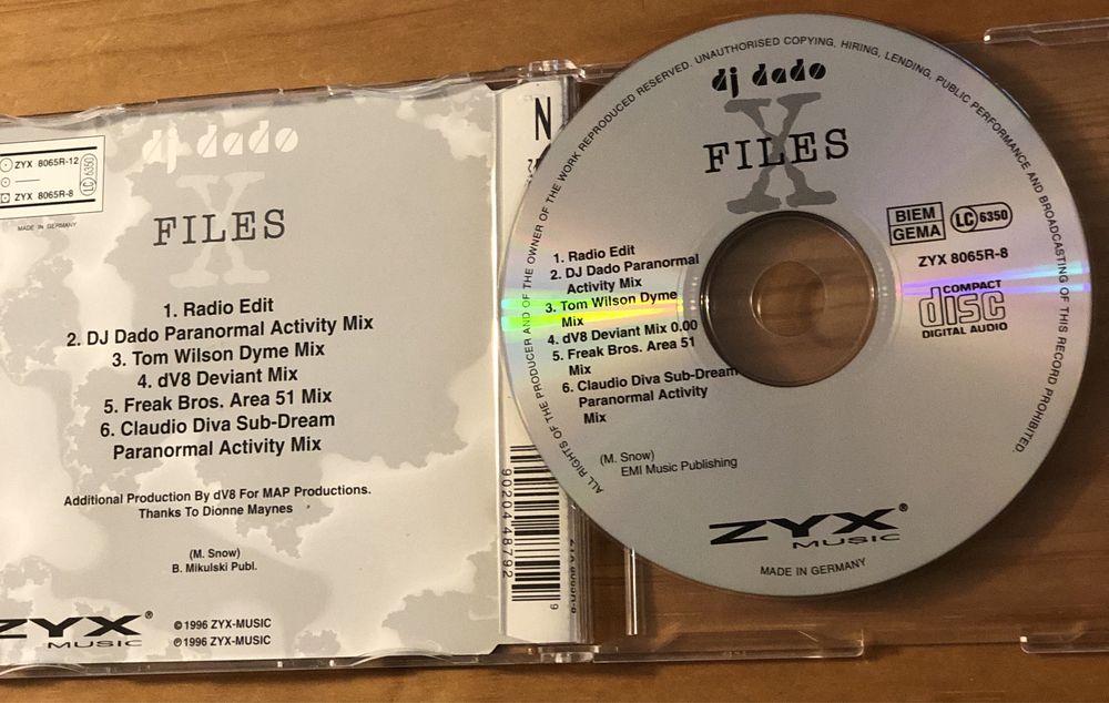CDs duplos, singles, importados